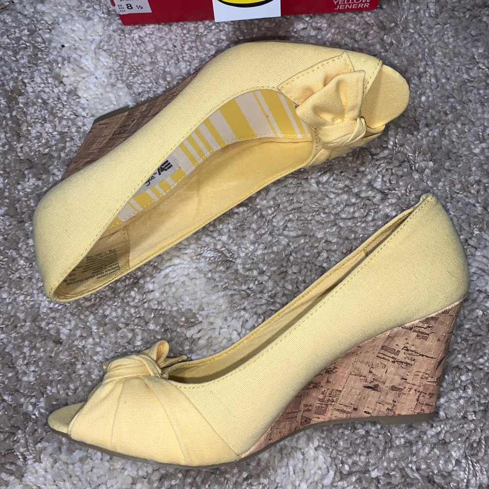 Open-Toe Wedges